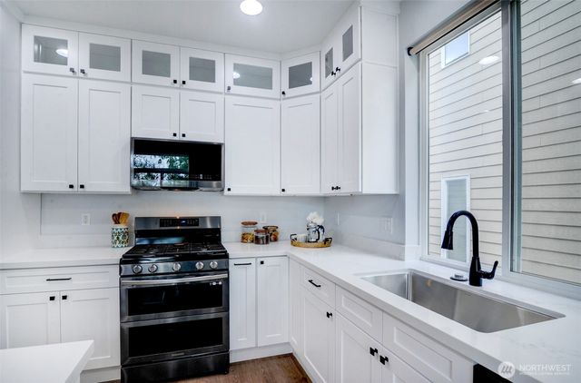 22718 SE 12th Place, Sammamish, WA 98075