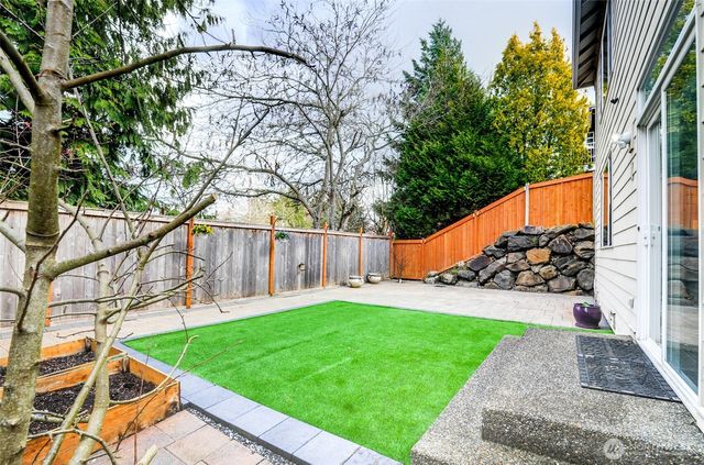 22718 SE 12th Place, Sammamish, WA 98075