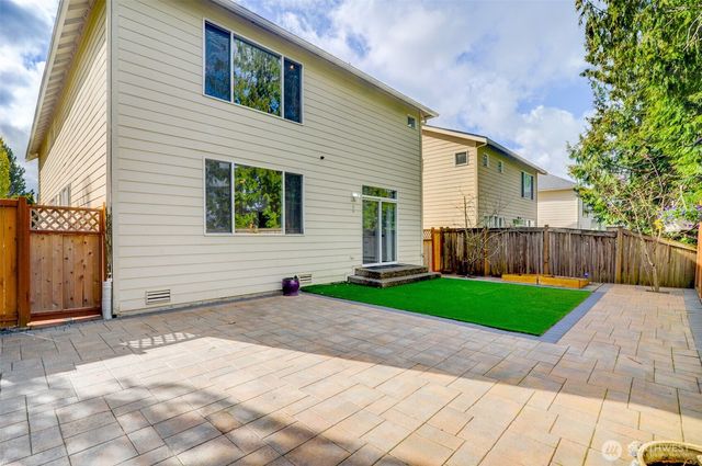 22718 SE 12th Place, Sammamish, WA 98075