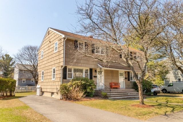 17 Charles Rd 17, Winchester, MA 01890