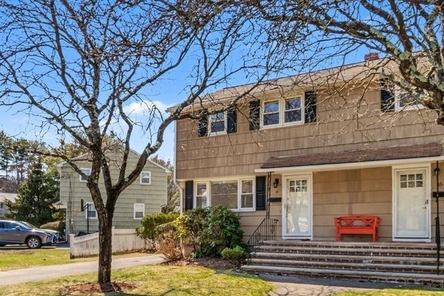 17 Charles Rd 17, Winchester, MA 01890