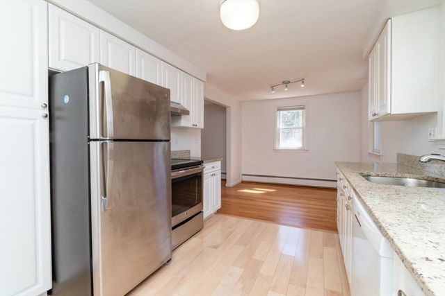 17 Charles Rd 17, Winchester, MA 01890