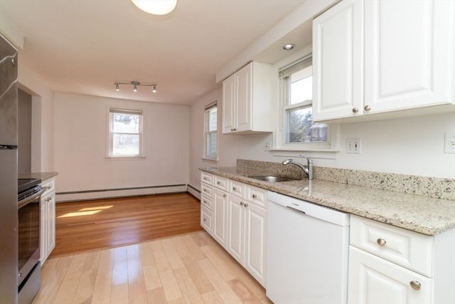 17 Charles Rd 17, Winchester, MA 01890