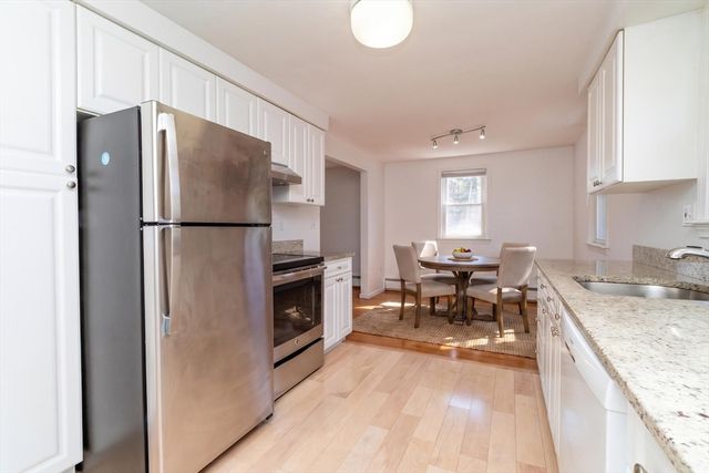 17 Charles Rd 17, Winchester, MA 01890