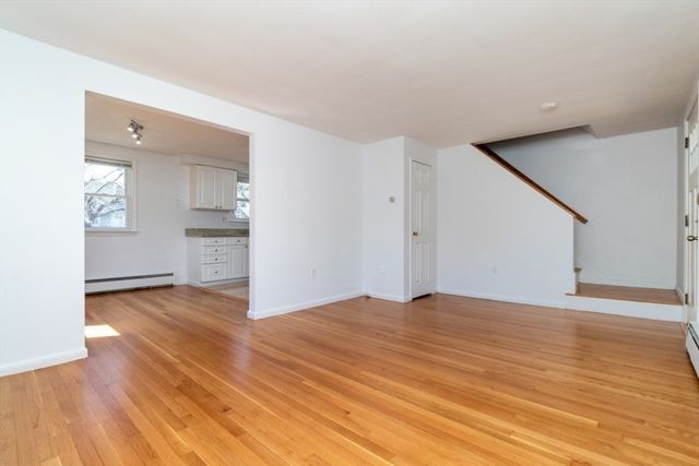 17 Charles Rd 17, Winchester, MA 01890