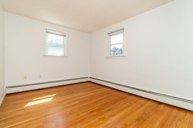 17 Charles Rd 17, Winchester, MA 01890