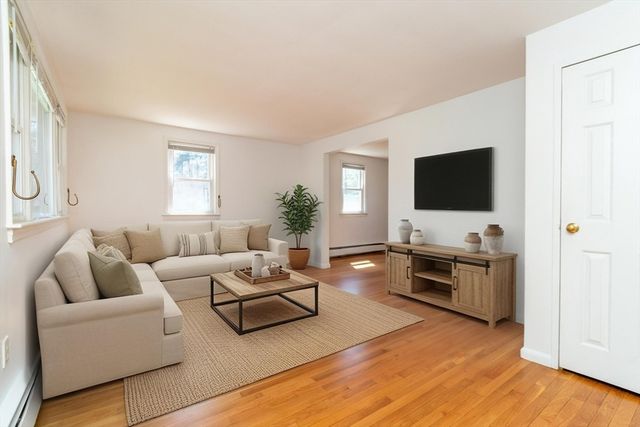 17 Charles Rd 17, Winchester, MA 01890