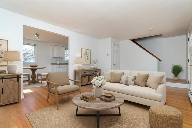 17 Charles Rd 17, Winchester, MA 01890