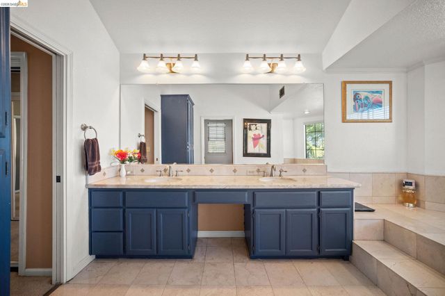 5770 Gateway Ct, Discovery Bay, CA 94505