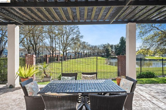 5770 Gateway Ct, Discovery Bay, CA 94505