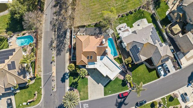 5770 Gateway Ct, Discovery Bay, CA 94505
