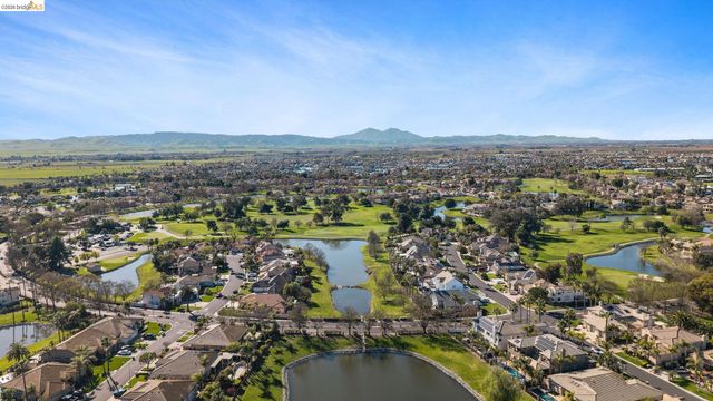 5770 Gateway Ct, Discovery Bay, CA 94505