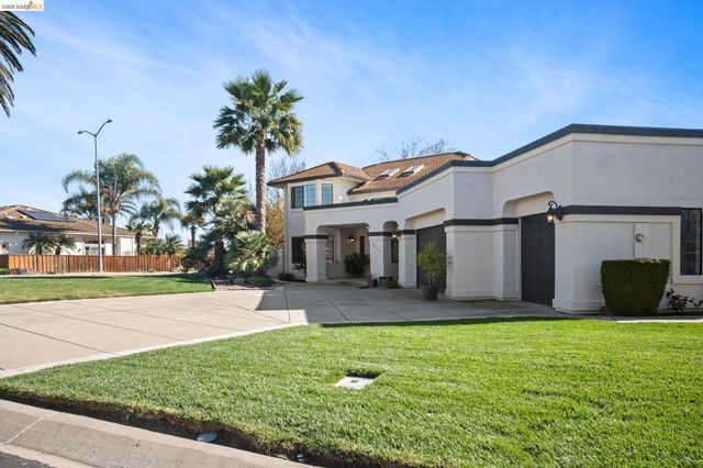 5770 Gateway Ct, Discovery Bay, CA 94505