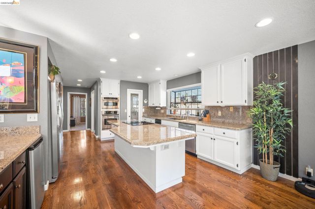 5770 Gateway Ct, Discovery Bay, CA 94505