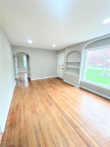 35888 Chestnut Ridge Road, North Ridgeville, OH 44039