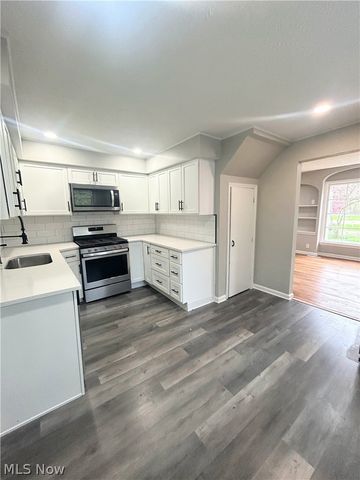 35888 Chestnut Ridge Road, North Ridgeville, OH 44039