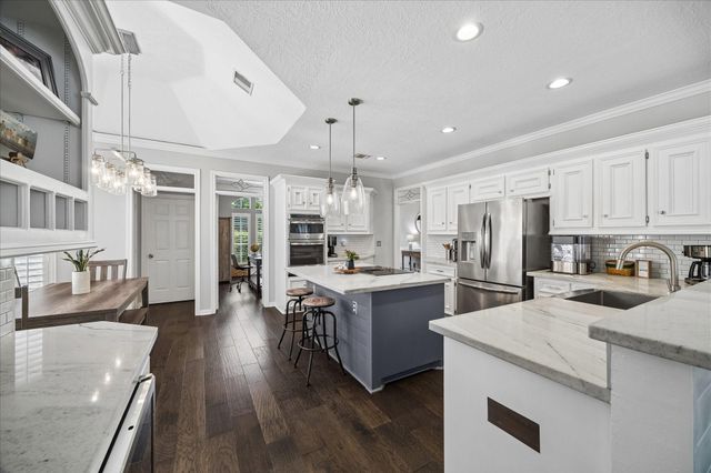 2810 Timber Country Way, Kingwood, TX 77345