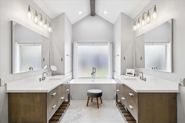 2810 Timber Country Way, Kingwood, TX 77345