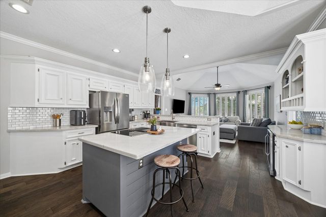 2810 Timber Country Way, Kingwood, TX 77345