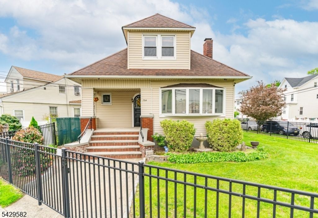 752 Market St, Paterson City, NJ 07513