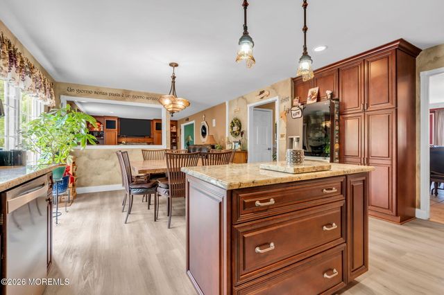21 Ryan Road, Marlboro, NJ 07746