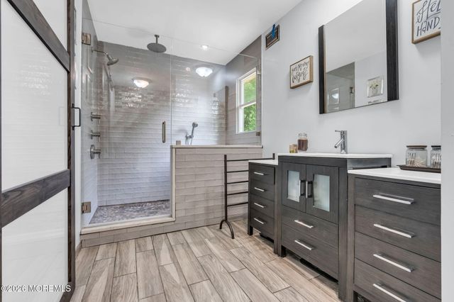 21 Ryan Road, Marlboro, NJ 07746
