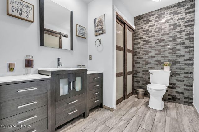 21 Ryan Road, Marlboro, NJ 07746