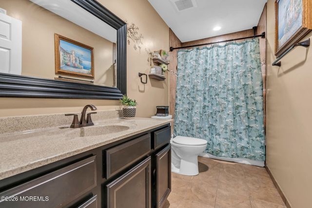 21 Ryan Road, Marlboro, NJ 07746