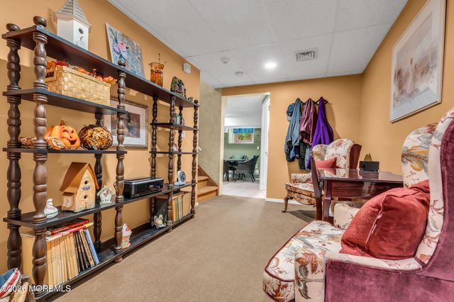 21 Ryan Road, Marlboro, NJ 07746