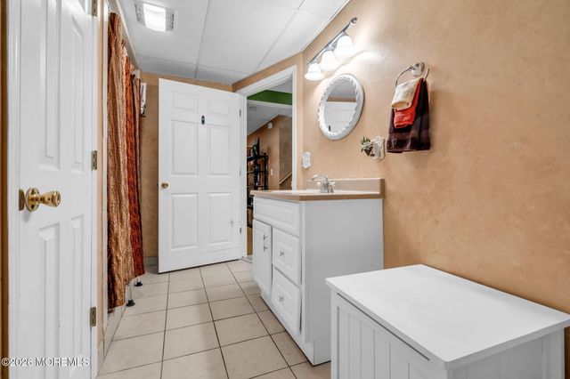 21 Ryan Road, Marlboro, NJ 07746