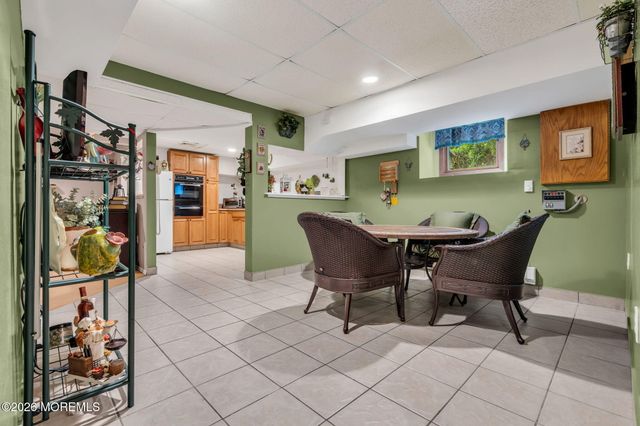 21 Ryan Road, Marlboro, NJ 07746