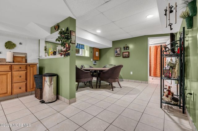 21 Ryan Road, Marlboro, NJ 07746
