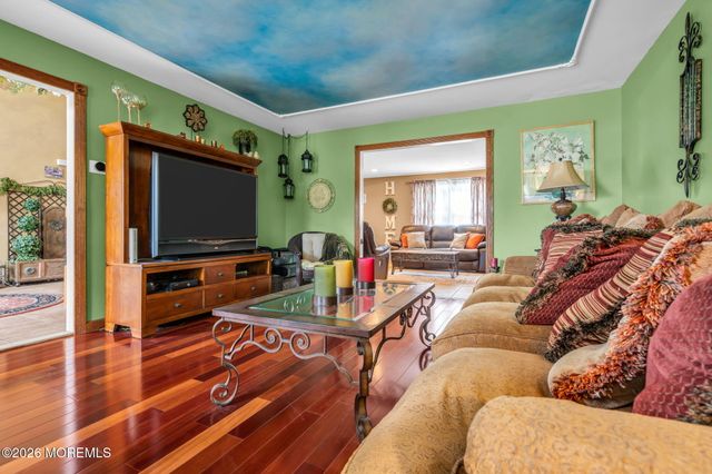 21 Ryan Road, Marlboro, NJ 07746