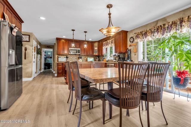 21 Ryan Road, Marlboro, NJ 07746
