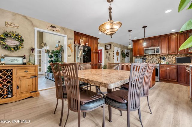 21 Ryan Road, Marlboro, NJ 07746