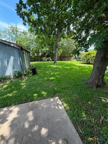 208 Bowie Street, Port Lavaca, TX 77979
