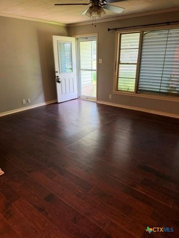 208 Bowie Street, Port Lavaca, TX 77979