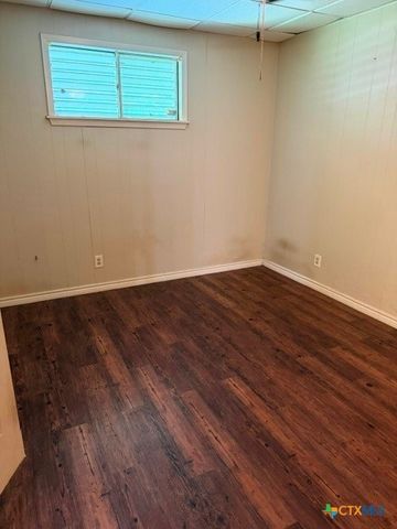 208 Bowie Street, Port Lavaca, TX 77979