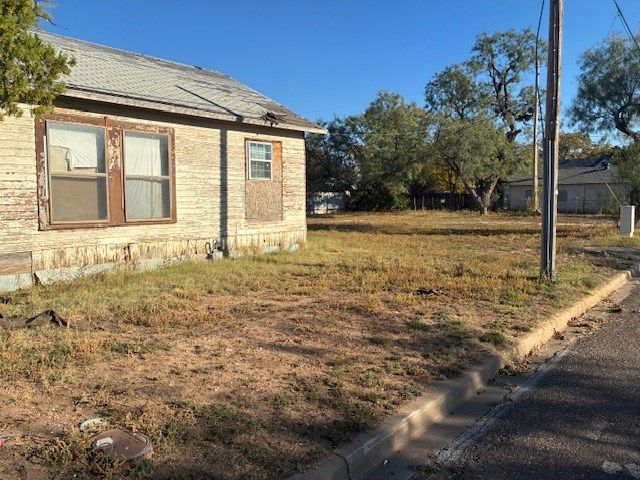 2002 N Oakes St, San Angelo, TX 76903