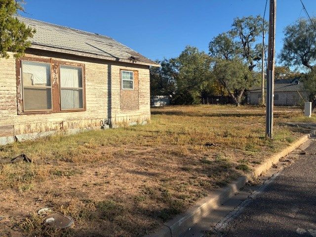 2002 N Oakes St, San Angelo, TX 76903