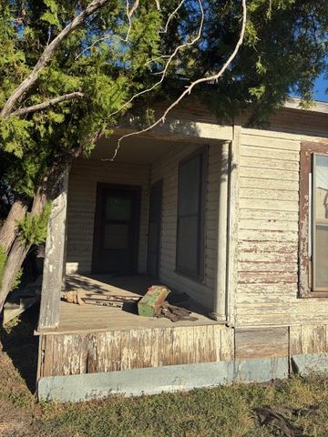 2002 N Oakes St, San Angelo, TX 76903