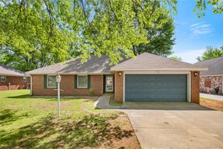 511 N Oakwood Street, Lowell, AR 72745