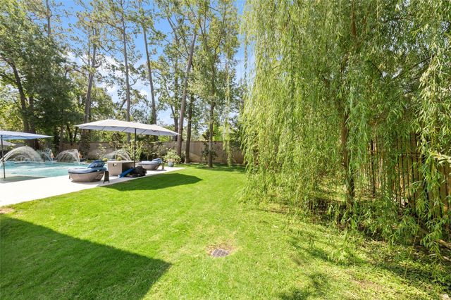 335 Voss Road, Houston, TX 77024