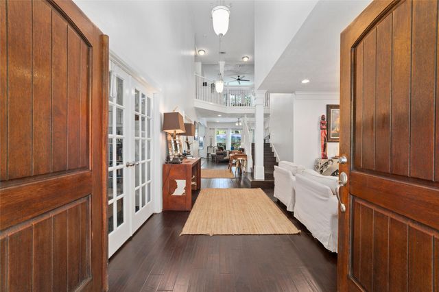 335 Voss Road, Houston, TX 77024