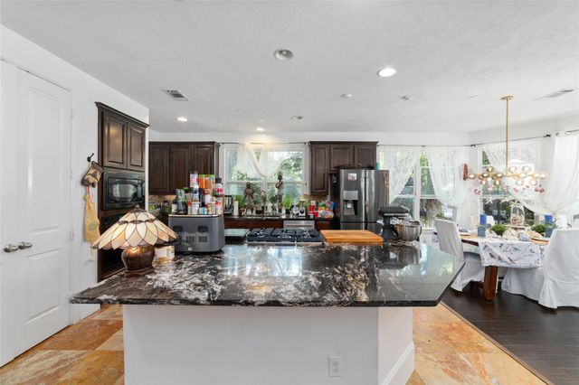 335 Voss Road, Houston, TX 77024