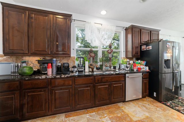 335 Voss Road, Houston, TX 77024