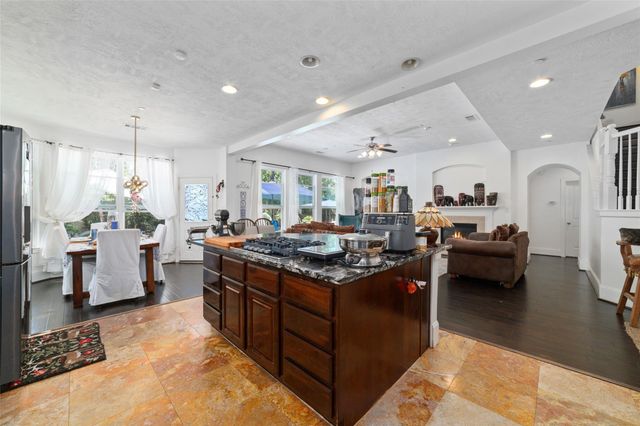 335 Voss Road, Houston, TX 77024