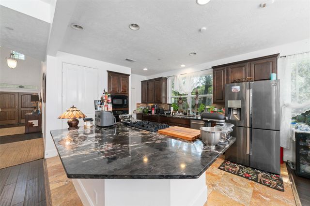 335 Voss Road, Houston, TX 77024