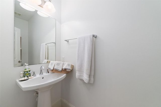 335 Voss Road, Houston, TX 77024