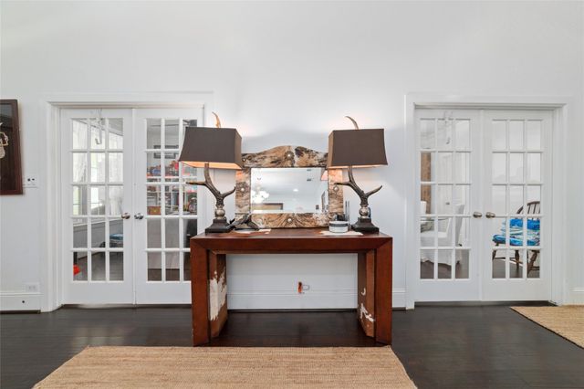 335 Voss Road, Houston, TX 77024